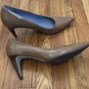 Tan patent leather pumps 3” heel